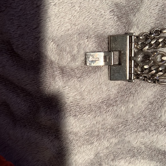 Guess silver chain bracelet watch with silver face! - Picture 4 of 7